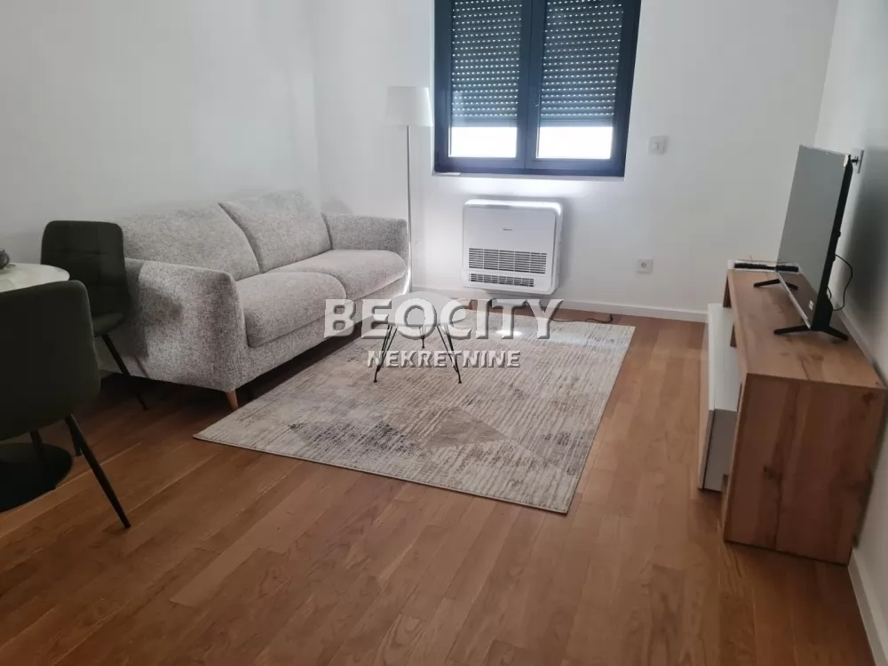 Dvosoban stan, 45 m2, Vukov spomenik, Banjska ID: 133000 1