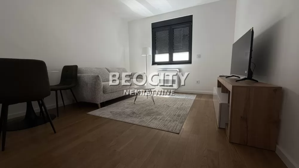 Dvosoban stan, 45 m2, Vukov spomenik, Banjska ID: 133000 2