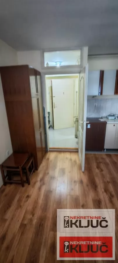 Izdaje se garsonjera  na limanu 1 2