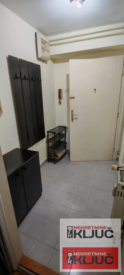 Izdaje se garsonjera  na limanu 1 3