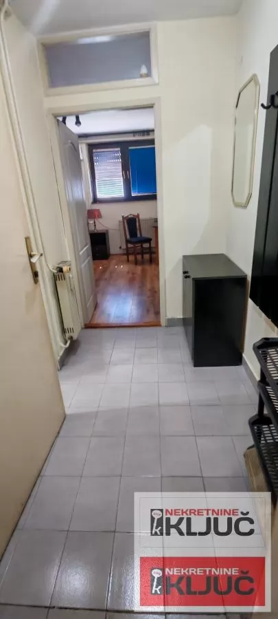 Izdaje se garsonjera  na limanu 1 4