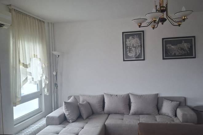 Prodajemo 2 0 stan na Banovom brdu Trebevićka 55m2 2