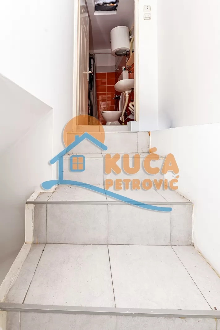 Trosoban stan, 110 m2, Centar, Nikole Pašića ID: p-016710 19