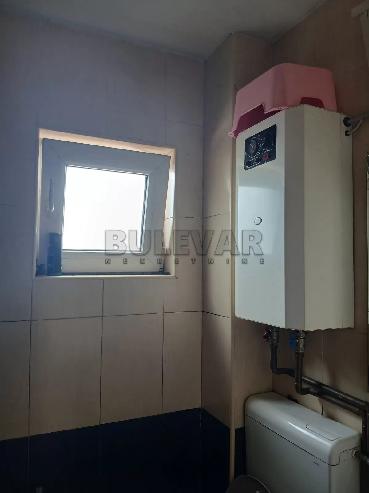 četvorosoban stan, 38 m2, Bulevar kraljice Marije ID: i-016715 5
