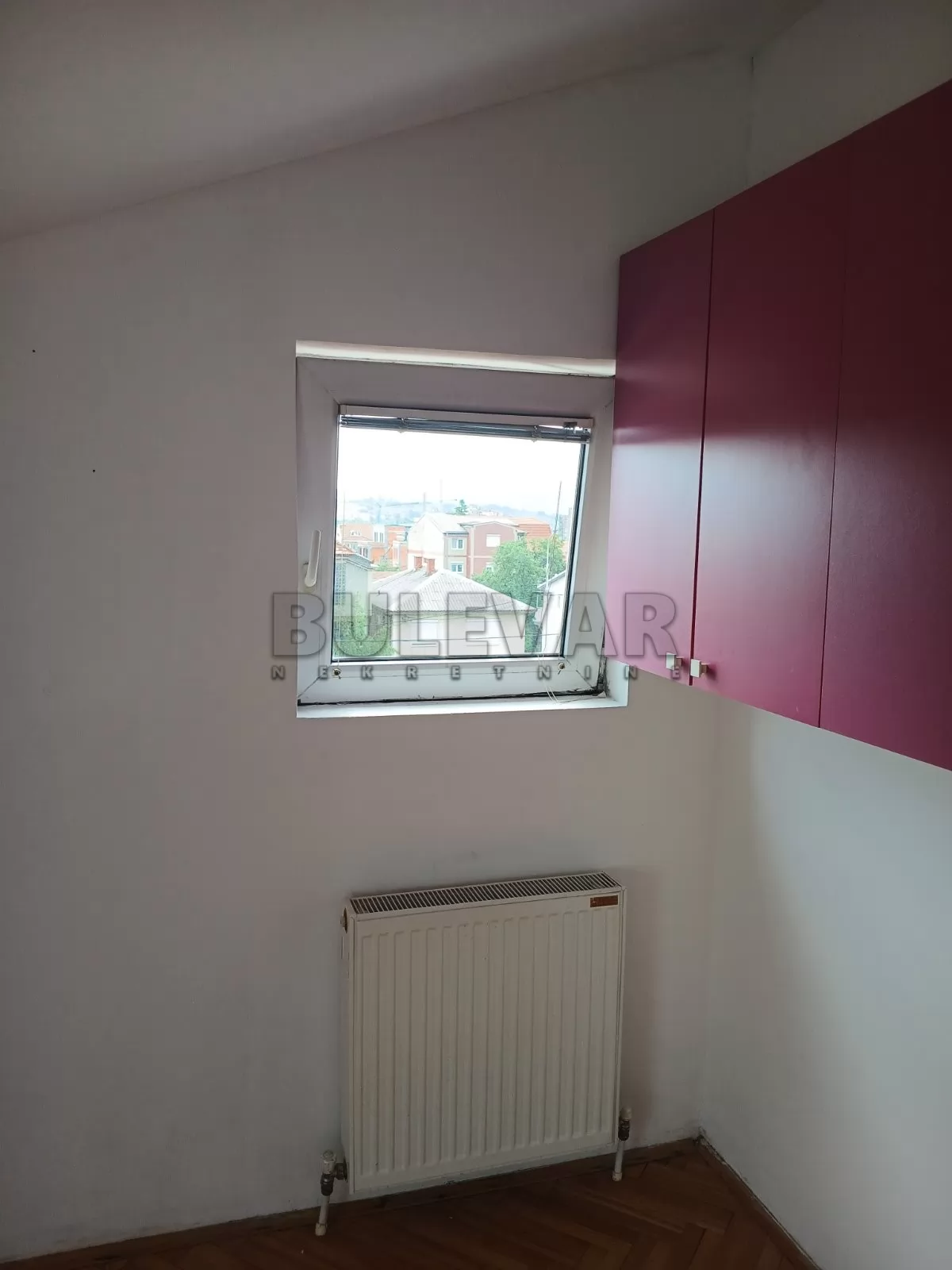 četvorosoban stan, 38 m2, Bulevar kraljice Marije ID: i-016715 7