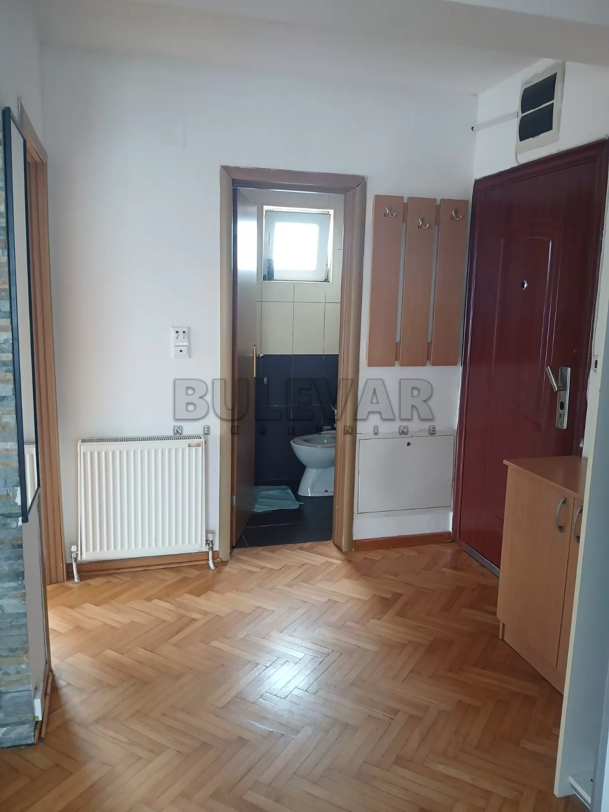 četvorosoban stan, 38 m2, Bulevar kraljice Marije ID: i-016715 8