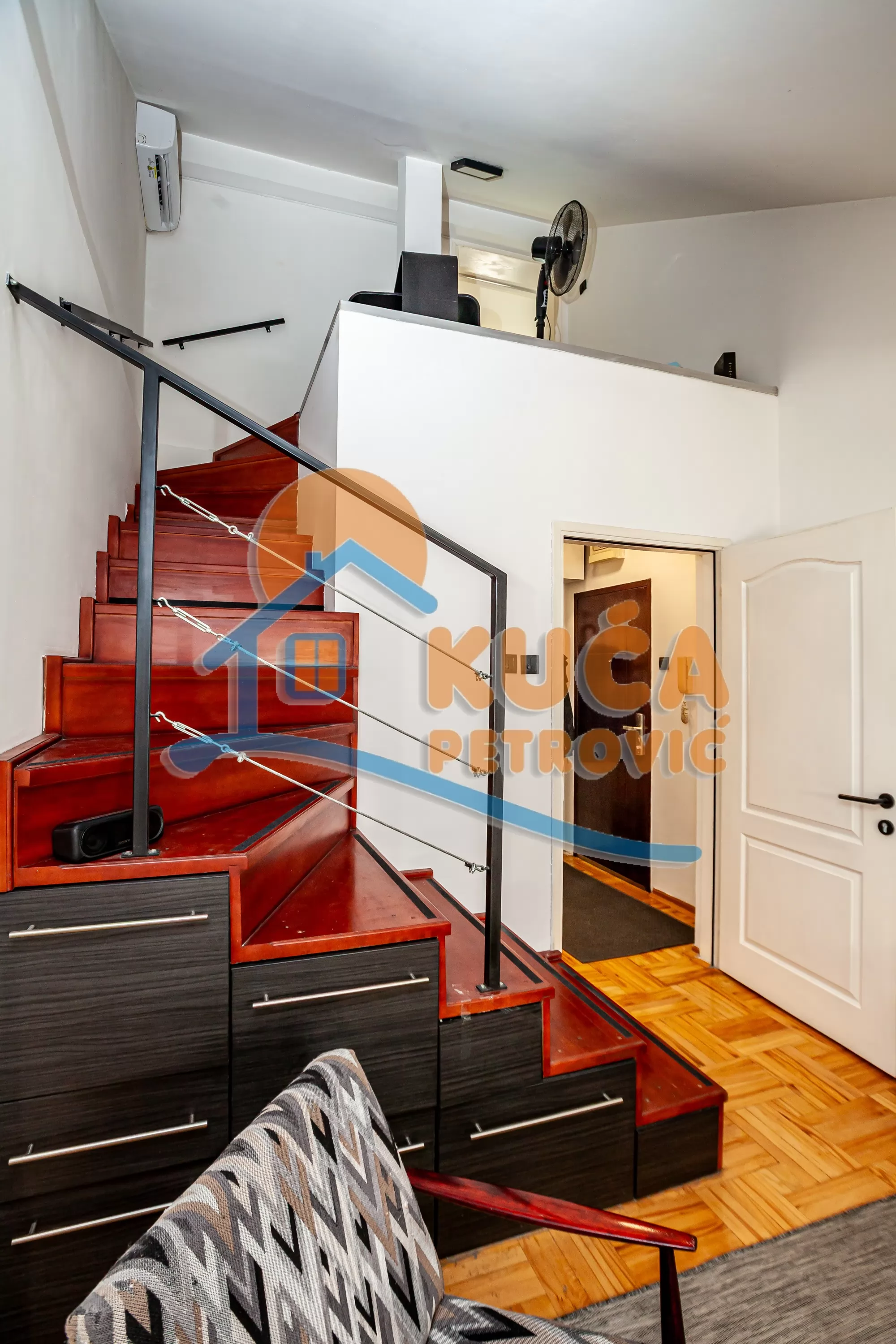 Dvosoban stan, 90 m2, Čair, 9. brigade ID: p-016721 13