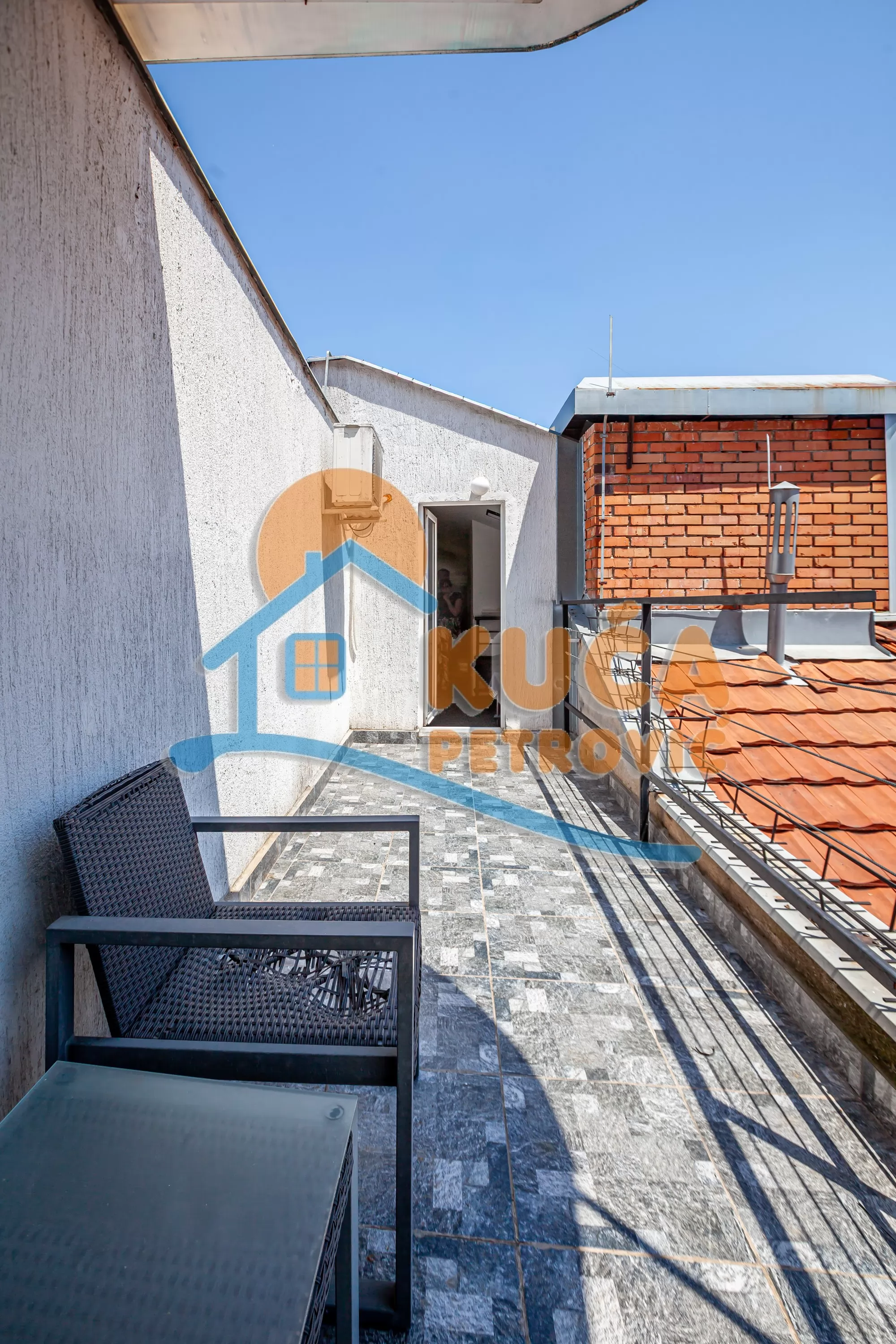 Dvosoban stan, 90 m2, Čair, 9. brigade ID: p-016721 21