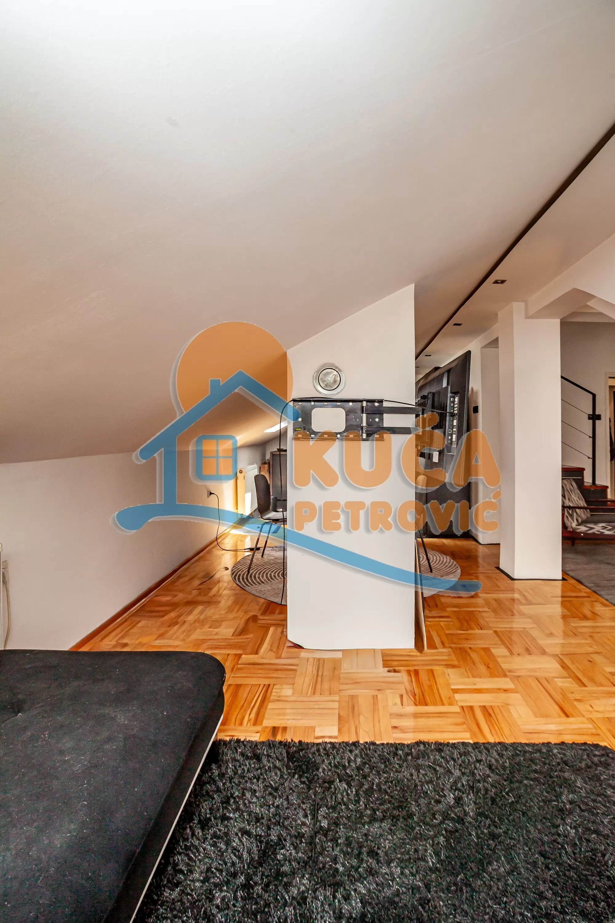 Dvosoban stan, 90 m2, Čair, 9. brigade ID: p-016721 7