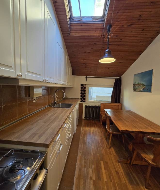 Stan sa garažom i dvorištem na Zvezdari  102m2 2