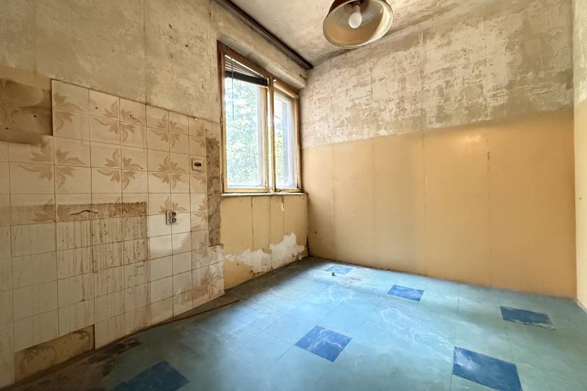 Prodaje se 2 0 u ulici Braće Kovač  46m2 4