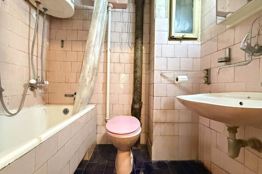 Prodaje se 2 0 u ulici Braće Kovač  46m2 5