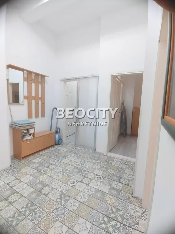 Trosoban stan, 54 m2, Grbavica, Bulevar cara Lazara ID: 132979 1