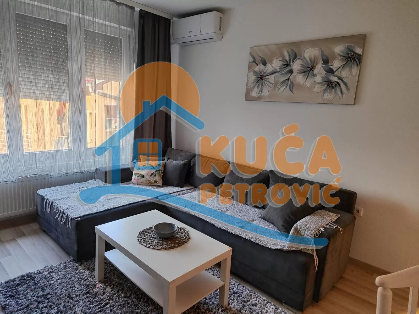 Jednosoban stan, 40 m2, Centar, Trg Pavla Stojkovića ID: i-016726 1