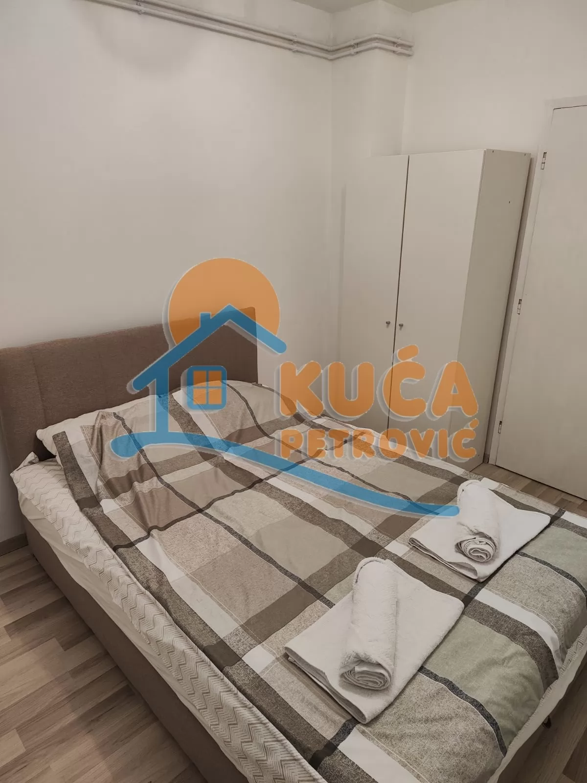 Jednosoban stan, 40 m2, Centar, Trg Pavla Stojkovića ID: i-016726 10