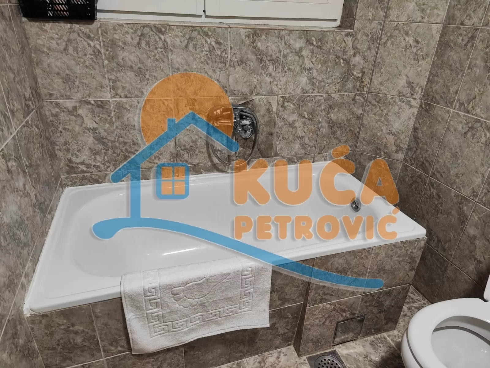 Jednosoban stan, 40 m2, Centar, Trg Pavla Stojkovića ID: i-016726 17