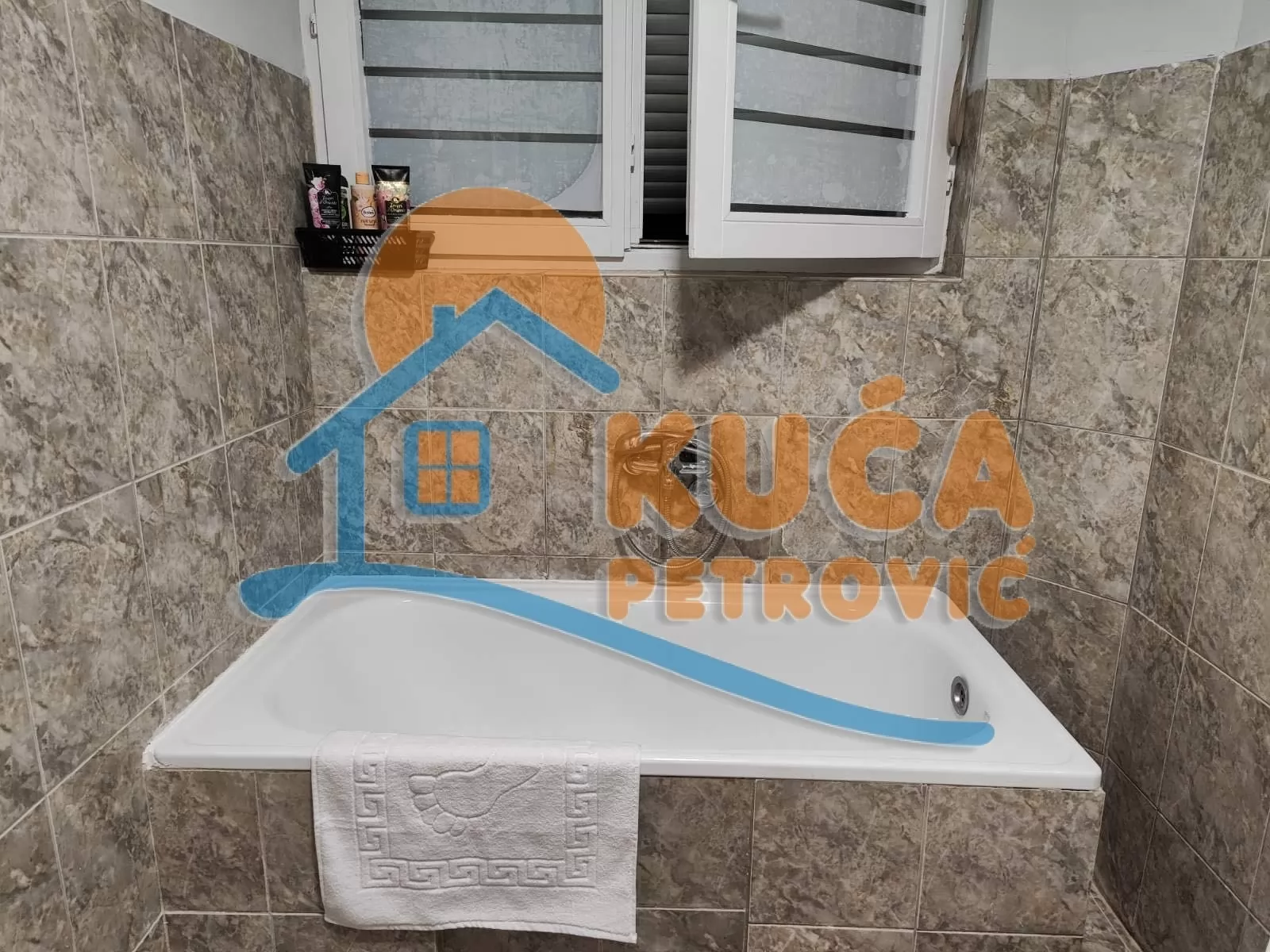 Jednosoban stan, 40 m2, Centar, Trg Pavla Stojkovića ID: i-016726 20