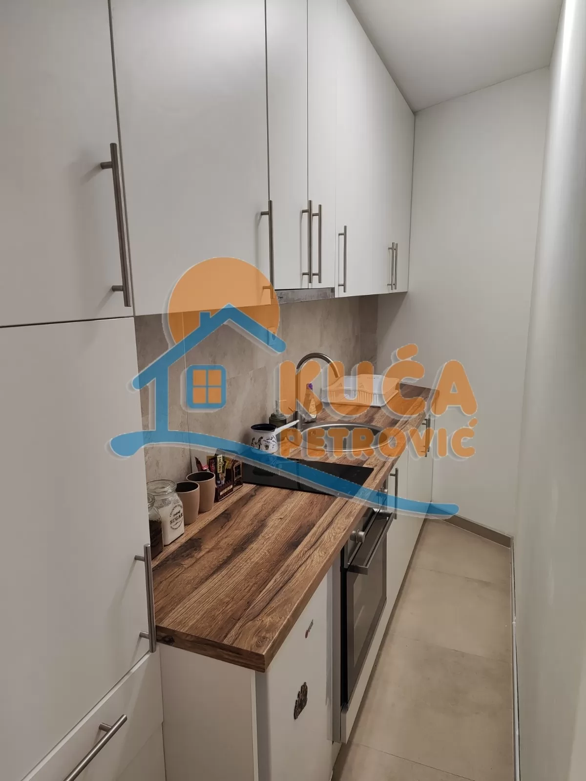 Jednosoban stan, 40 m2, Centar, Trg Pavla Stojkovića ID: i-016726 7