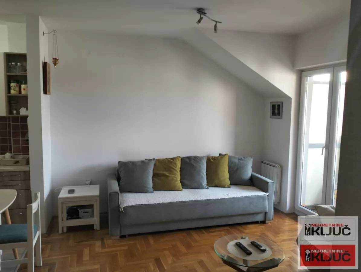 BULEVAR EVROPE, 41m2, Jednoiposoban, Namešten 1