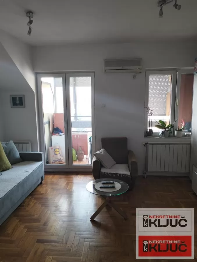 BULEVAR EVROPE, 41m2, Jednoiposoban, Namešten 2