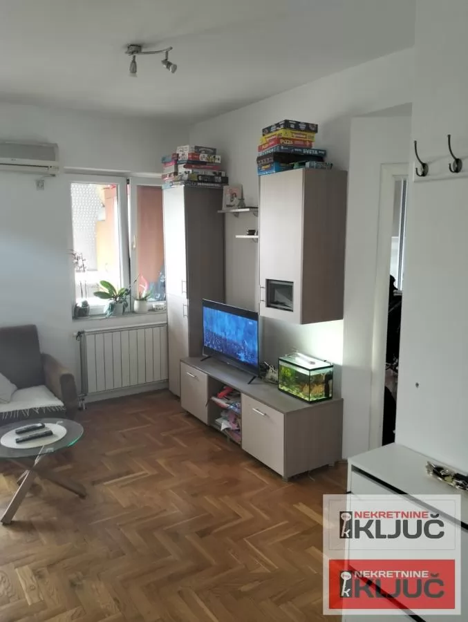BULEVAR EVROPE, 41m2, Jednoiposoban, Namešten 5