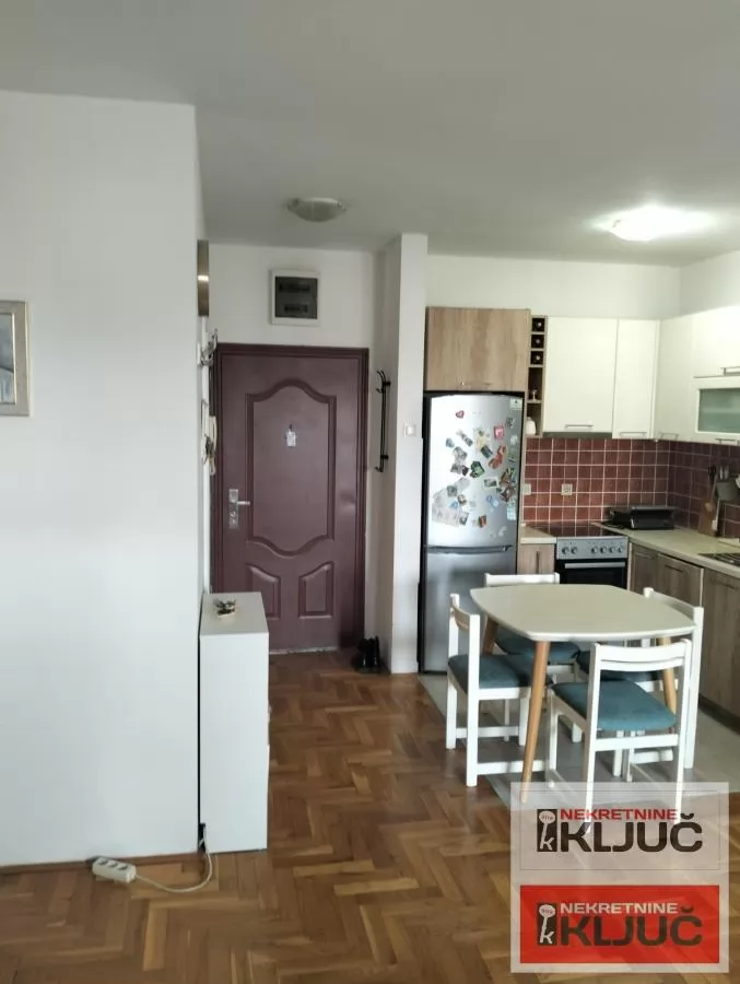BULEVAR EVROPE, 41m2, Jednoiposoban, Namešten 8