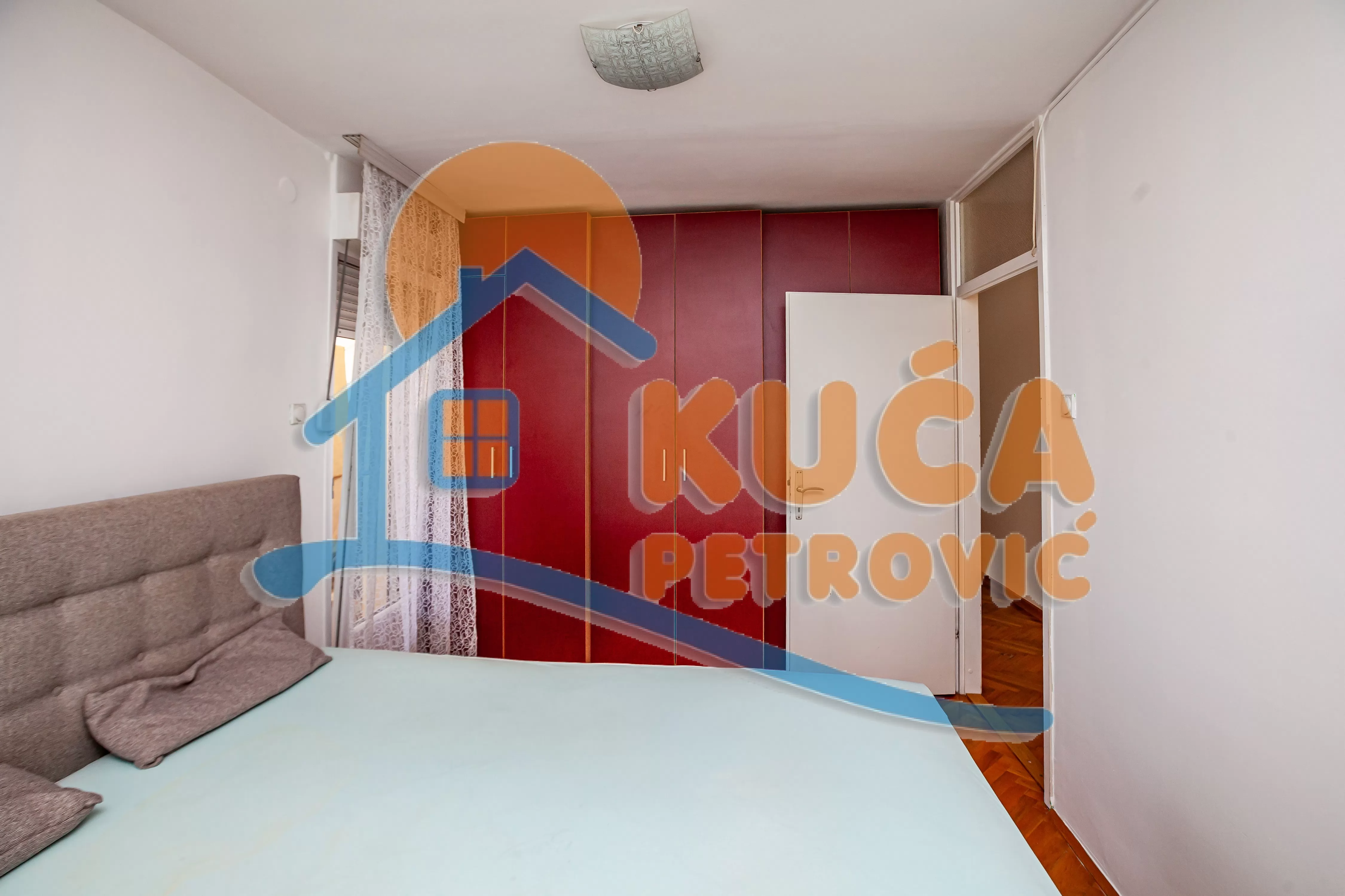 četvorosoban stan, 94 m2, Centar, Trg 14. oktobra ID: p-016736 12
