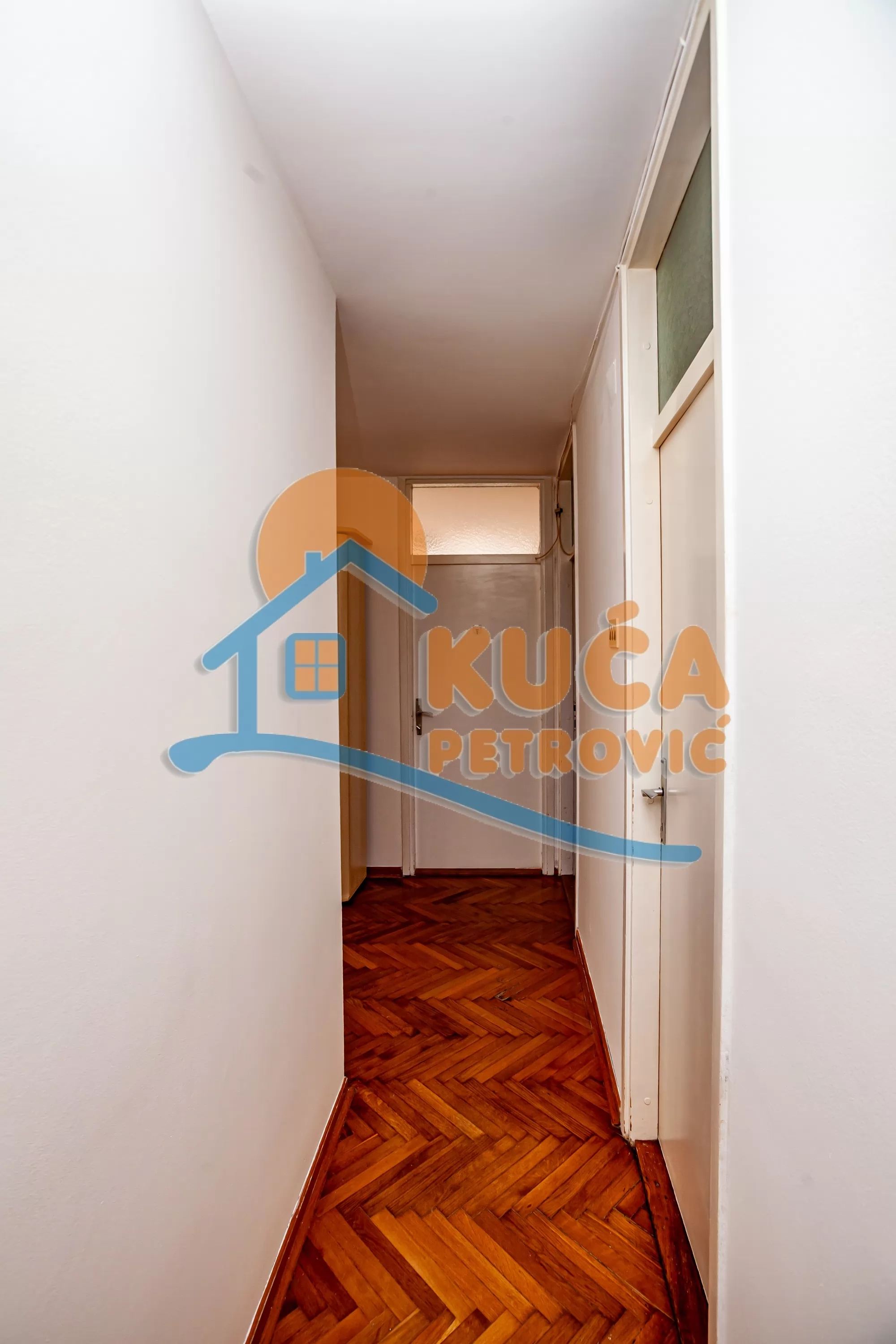četvorosoban stan, 94 m2, Centar, Trg 14. oktobra ID: p-016736 13