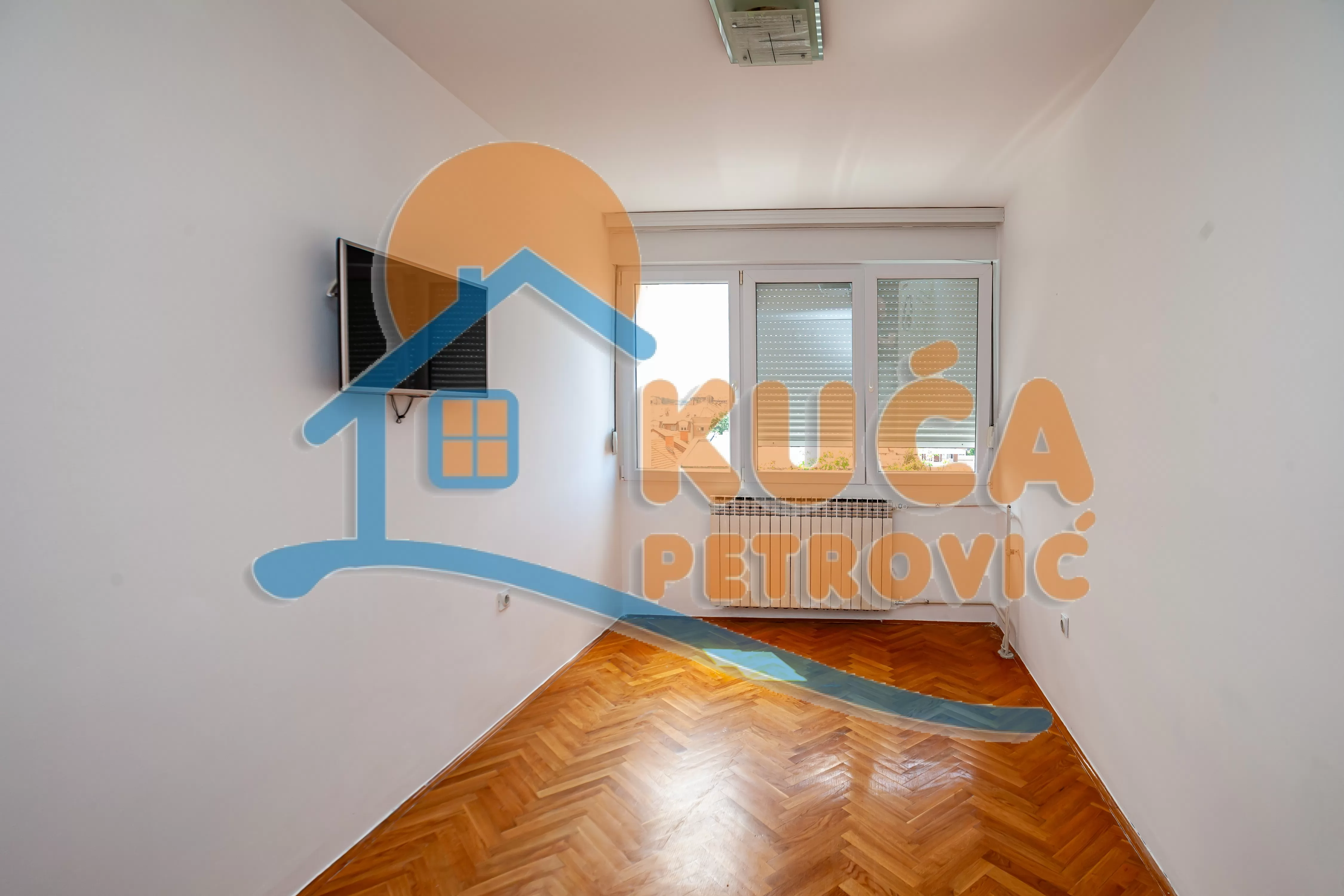 četvorosoban stan, 94 m2, Centar, Trg 14. oktobra ID: p-016736 14