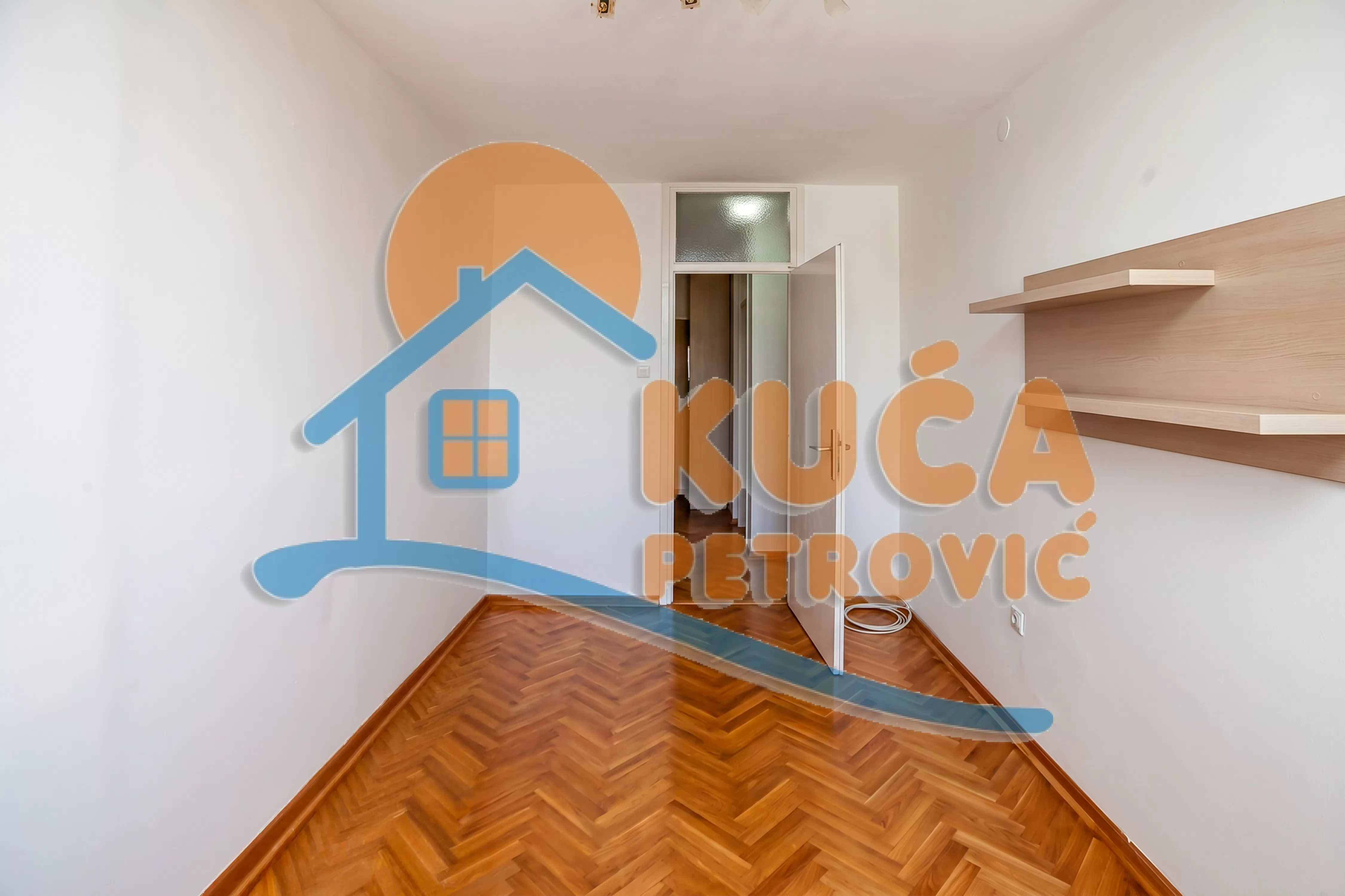 četvorosoban stan, 94 m2, Centar, Trg 14. oktobra ID: p-016736 16