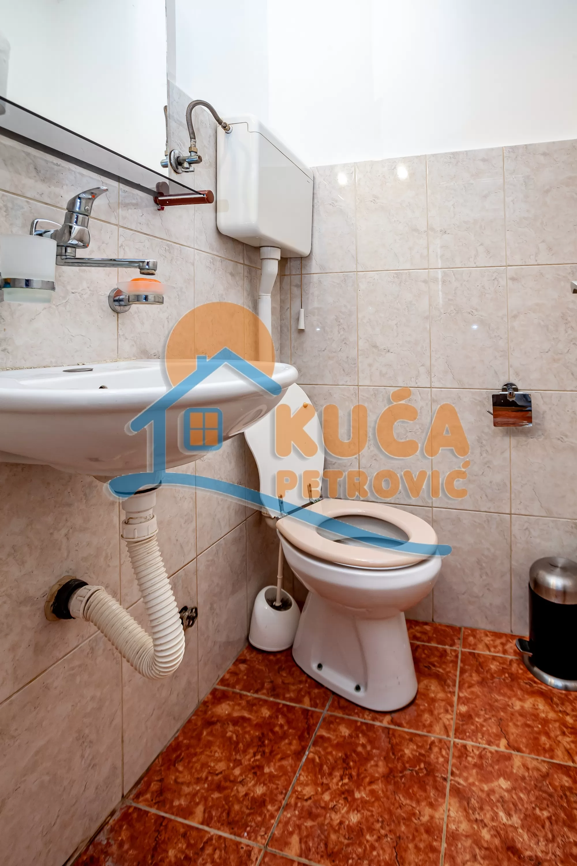 četvorosoban stan, 94 m2, Centar, Trg 14. oktobra ID: p-016736 17