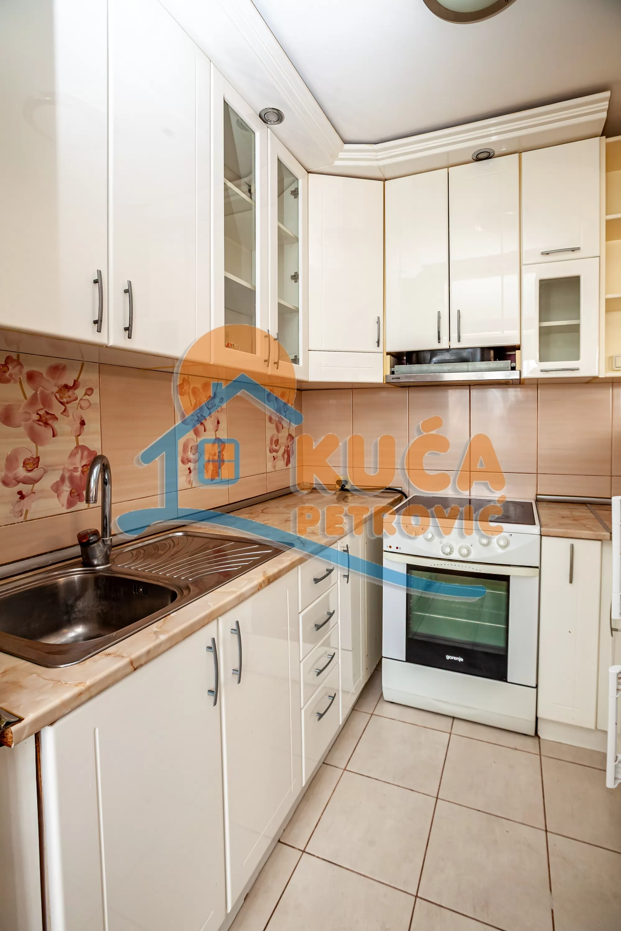 četvorosoban stan, 94 m2, Centar, Trg 14. oktobra ID: p-016736 6