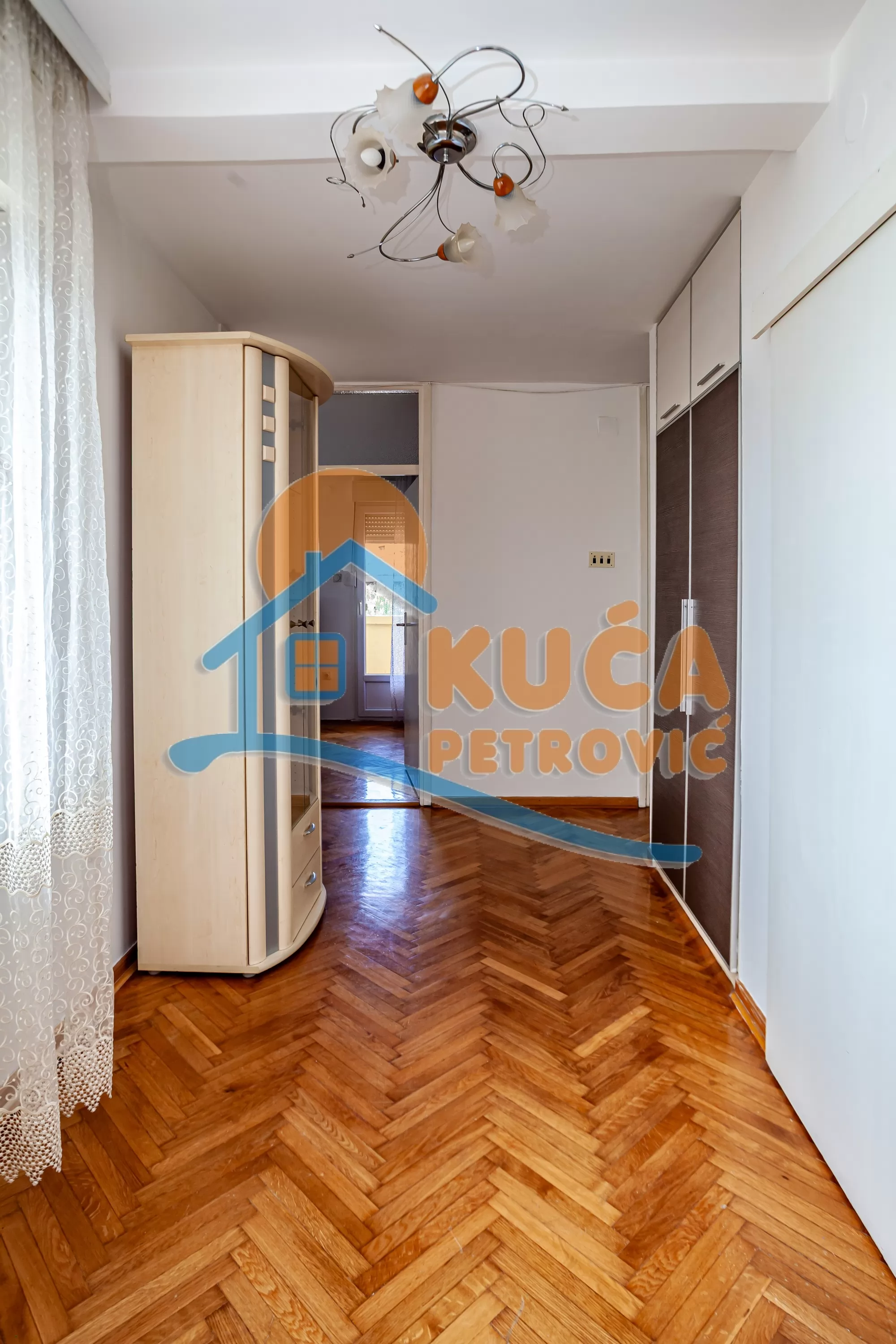 četvorosoban stan, 94 m2, Centar, Trg 14. oktobra ID: p-016736 9