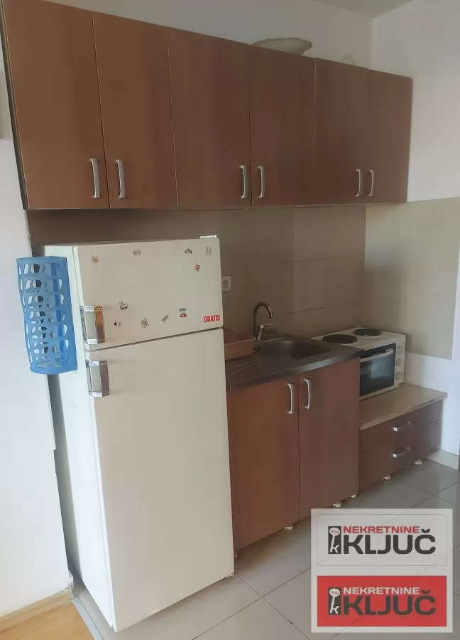 Garsonjera 30 m², Sajmište, Novi Sad, 3. sprat 3
