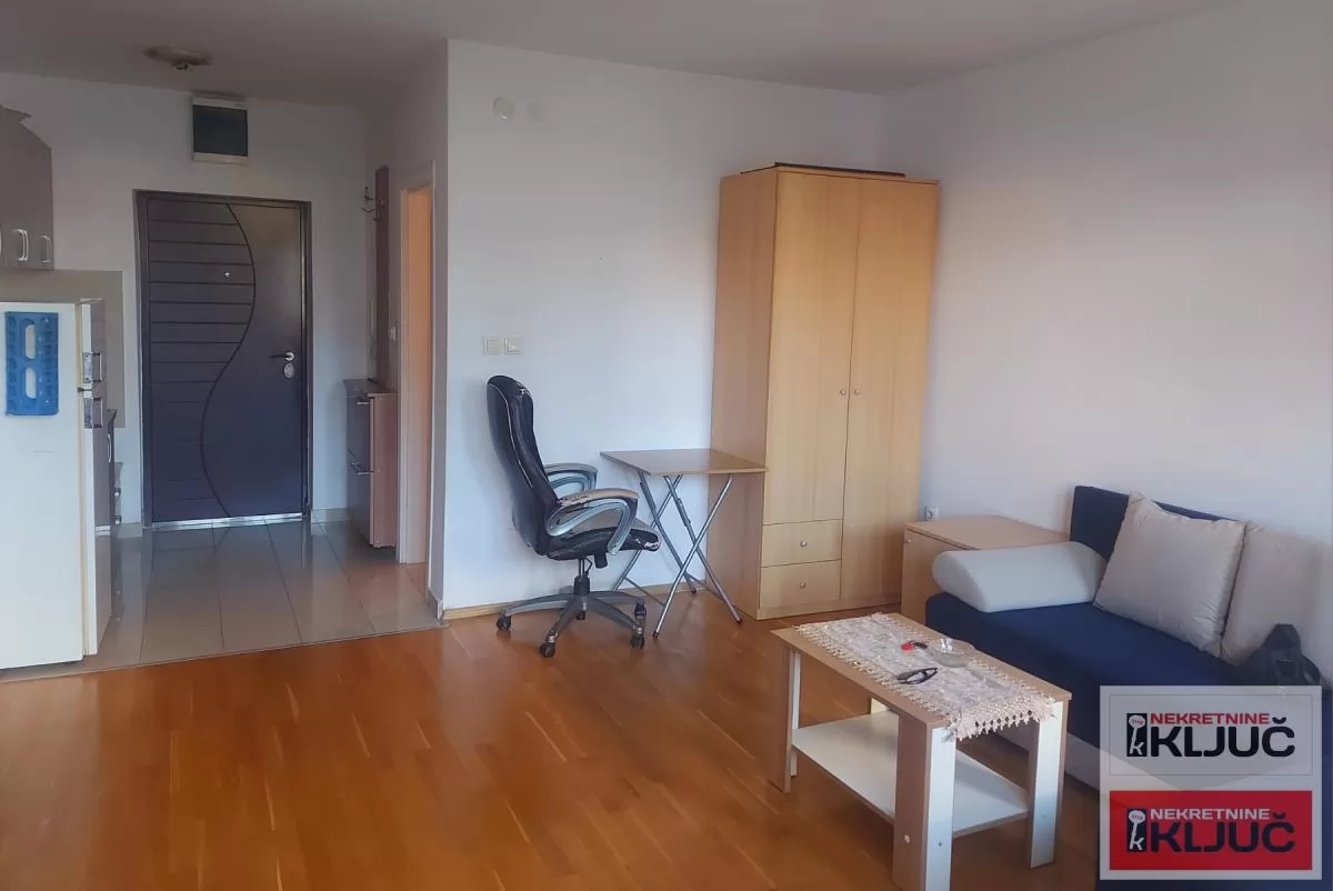 Garsonjera 30 m², Sajmište, Novi Sad, 3. sprat 4