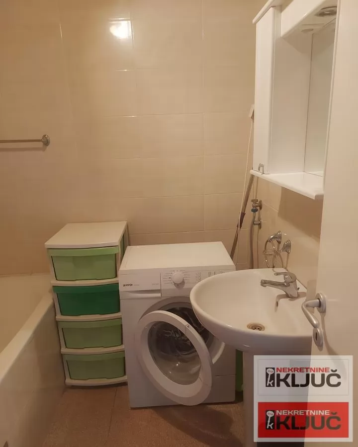 Garsonjera 30 m², Sajmište, Novi Sad, 3. sprat 5