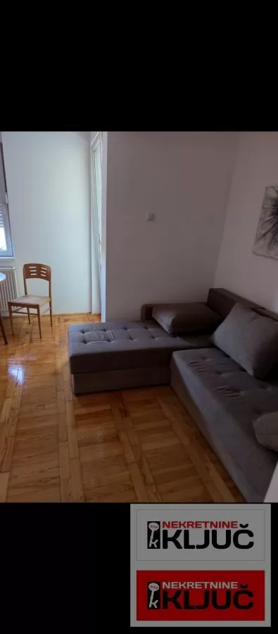 Jednosoban stan 26 m², Salajka, Novi Sad, 1. sprat 2