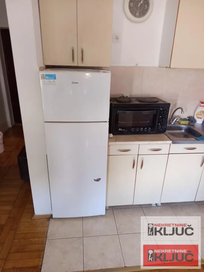 Jednosoban stan 26 m², Salajka, Novi Sad, 1. sprat 4