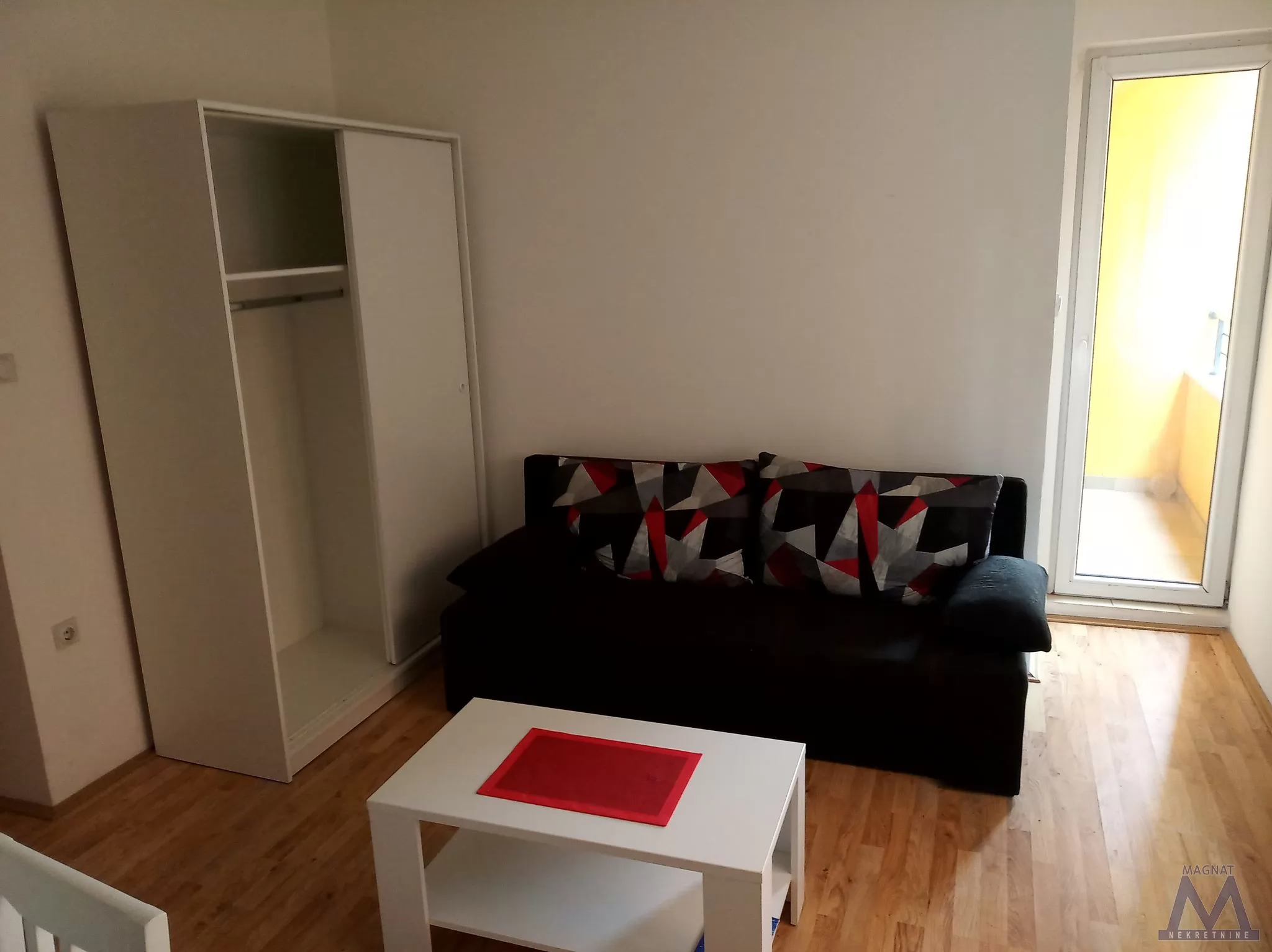 Stan,NOVI SAD,CARA DUŠANA,kv: 21, € 230, ID: 9101342 3