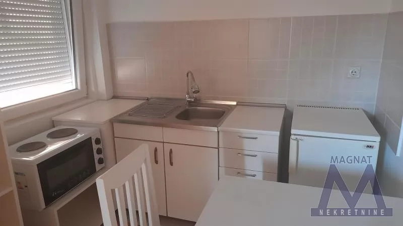 Stan,NOVI SAD,CARA DUŠANA,kv: 21, € 230, ID: 9101342 5