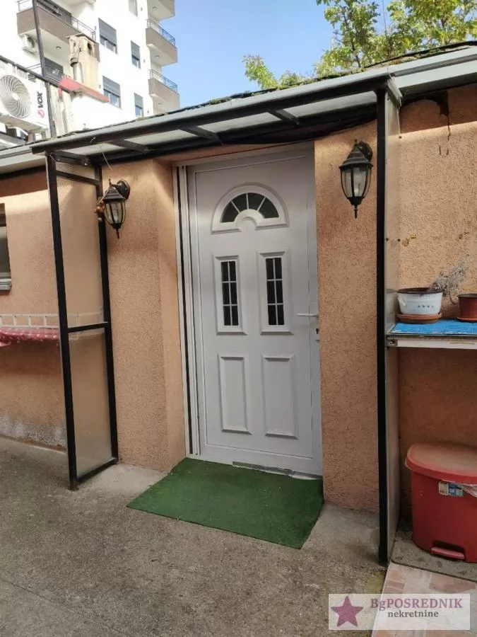 Zvezdara, Cvetkova pijaca, Čardaklijina, 27m2 10