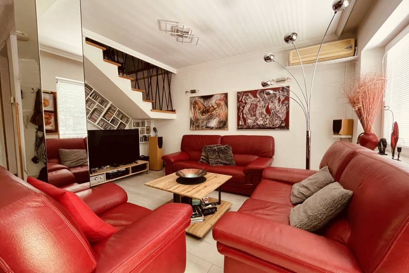 Izdaje se 3 0 tripleks stan na Ceraku  140m2 1