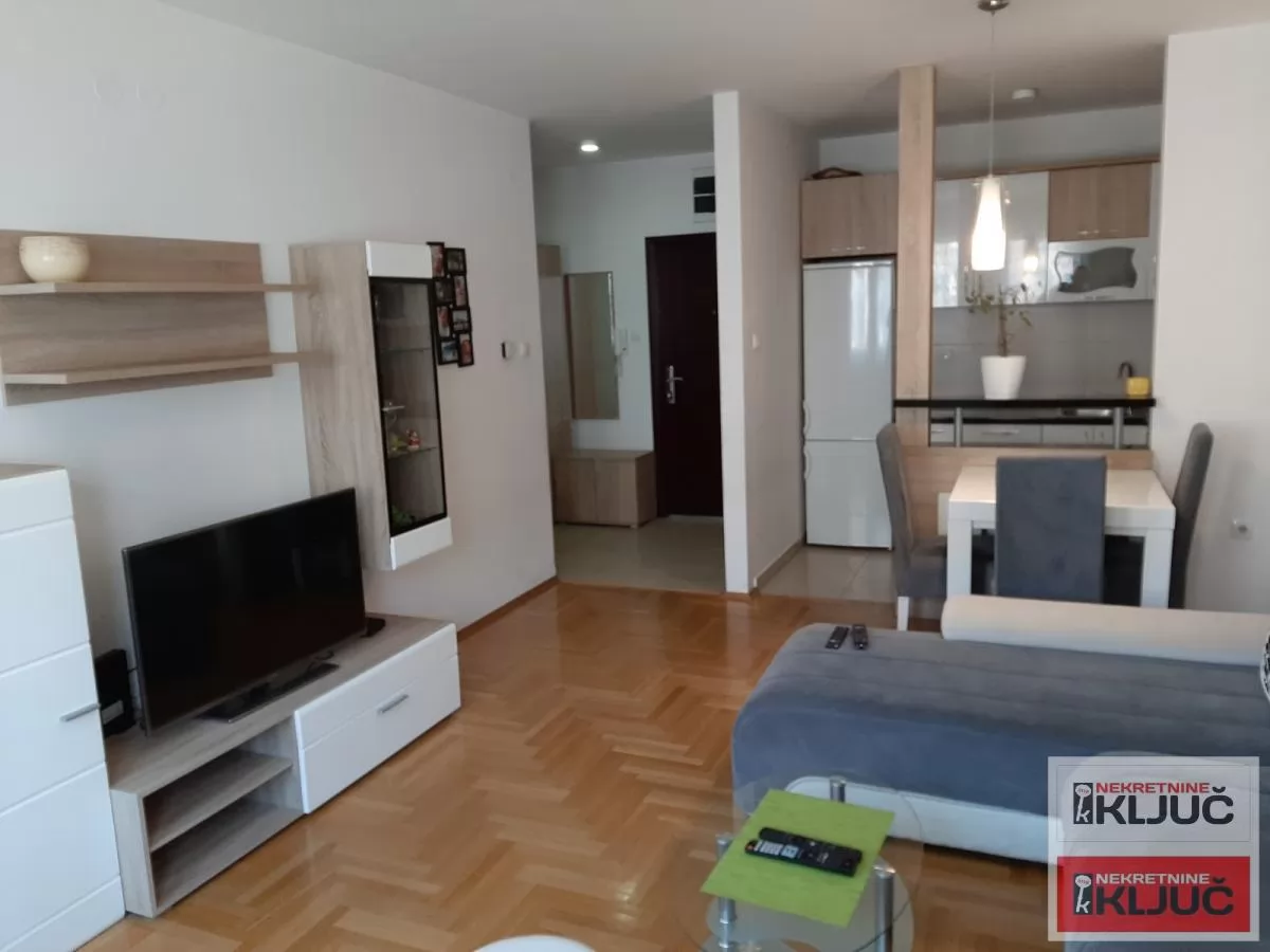 Jednoiposoban stan 45 m², Sajmište, Novi Sad 2