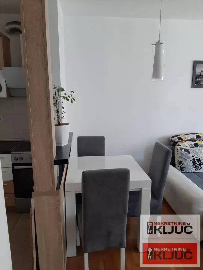 Jednoiposoban stan 45 m², Sajmište, Novi Sad 4