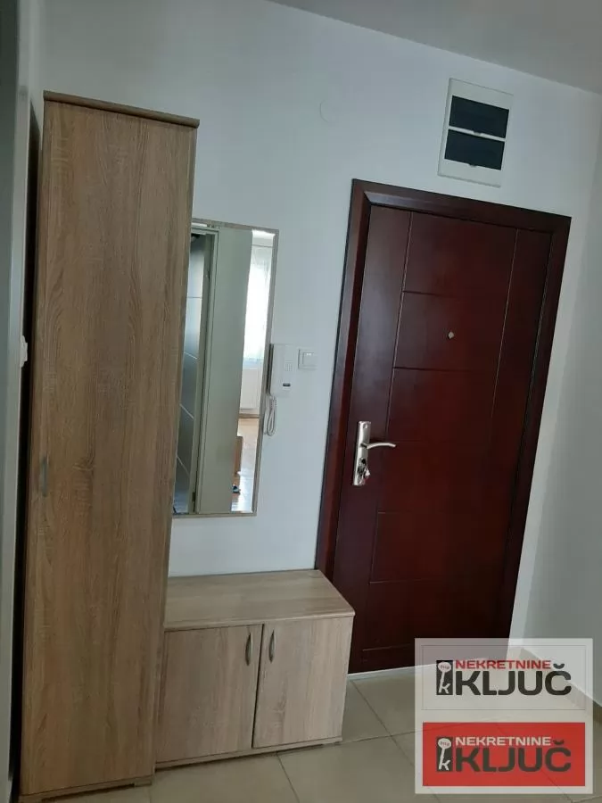 Jednoiposoban stan 45 m², Sajmište, Novi Sad 5