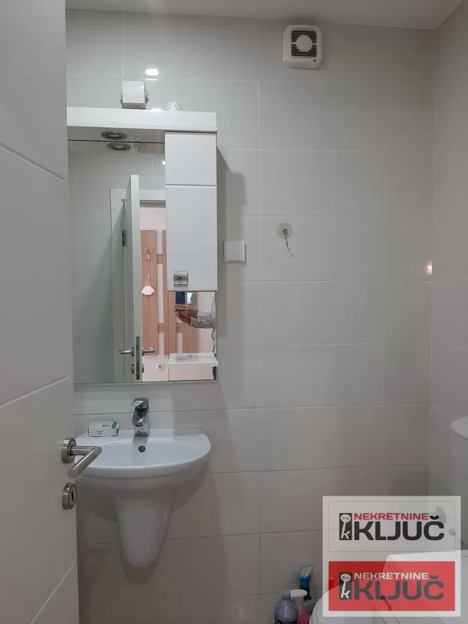 Jednoiposoban stan 45 m², Sajmište, Novi Sad 8