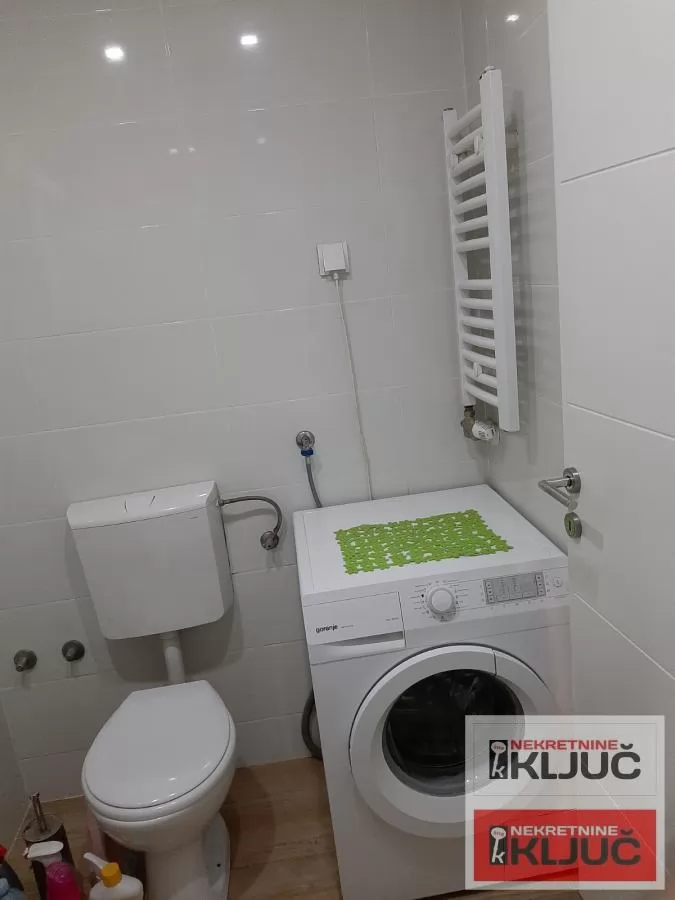 Jednoiposoban stan 45 m², Sajmište, Novi Sad 9