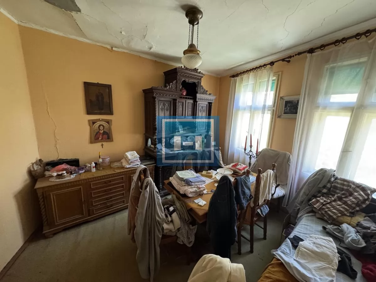 DVE KUĆE LOKAL I KIOSK NA ODLIČNOJ LOKACIJI 3