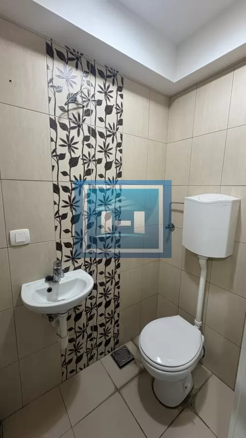 Luksuzan petosoban stan u novoj zgradi u centru grada + dve garaže 11