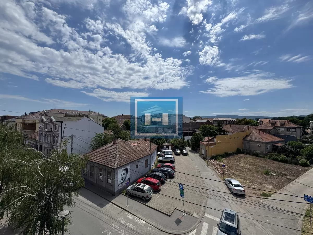 Ne propustite! Namešten stan sa velikom terasom i odličnim rasporedom na traženoj lokaciji 13